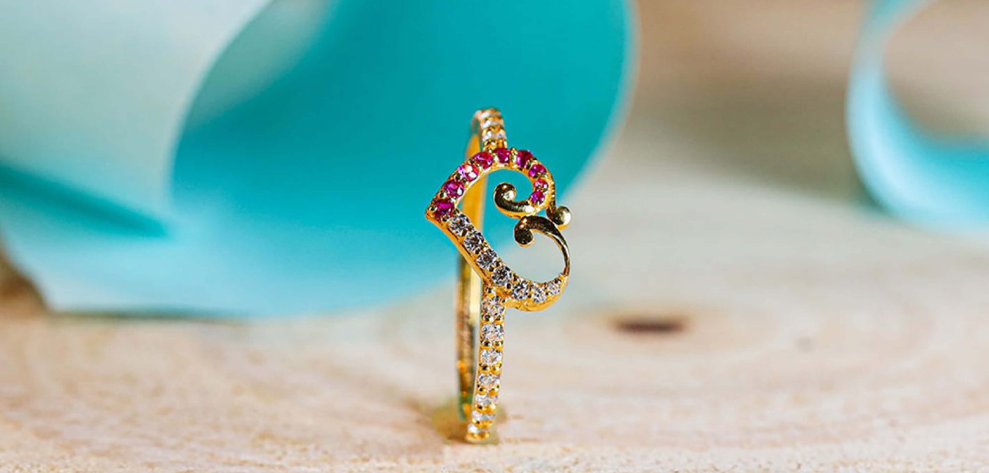 Top 5 Light Weight Jewellery Gift Ideas for Your Better Half - Bhima  Jewellery
